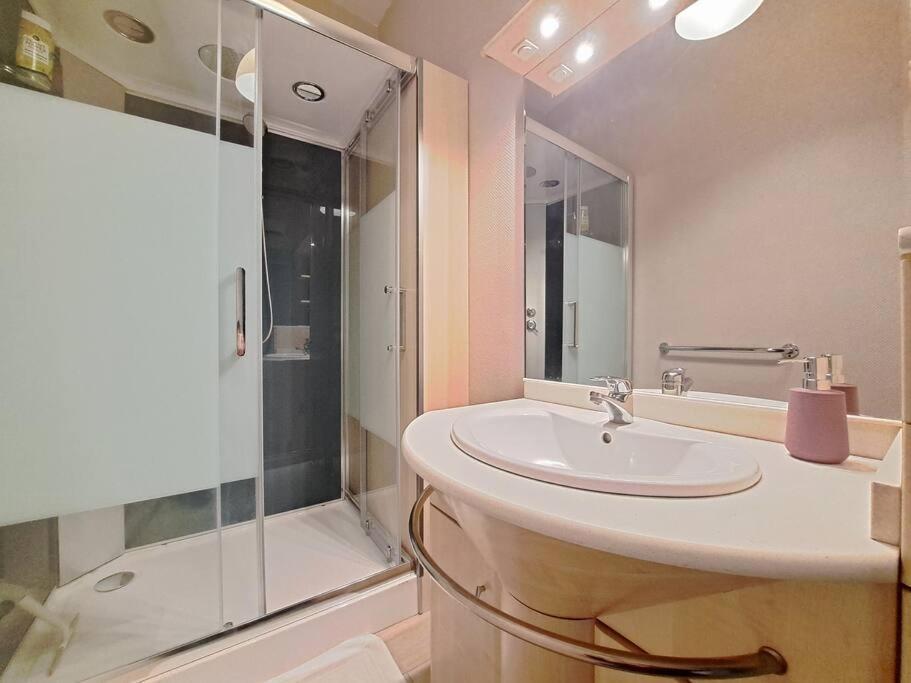 Perth, Bel Appartement Lumineux Reims Esterno foto